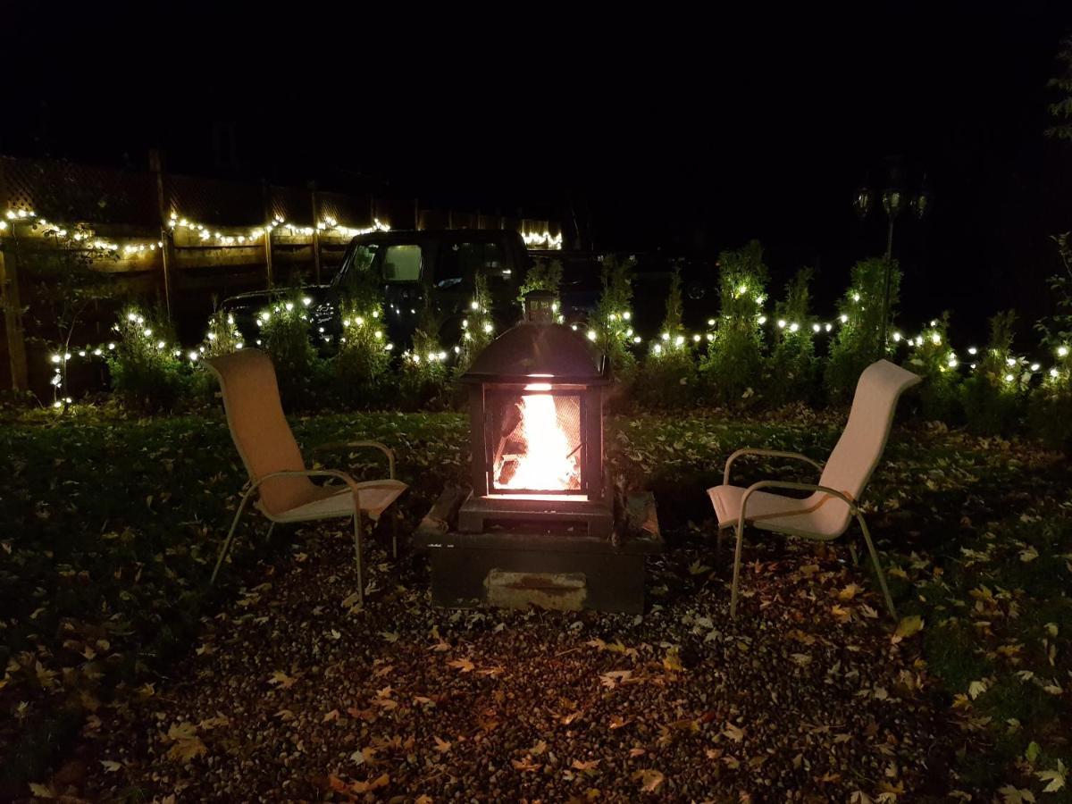 Kokomo Inn Bed And Breakfast Ottawa-Gatineau'S Only Tropical Riverfront B&B On The National Capital Cycling Pathway Route Verte #1 - For Adults Only - Chambre D'Hotes Tropical Aux Berges Des Outaouais Bnb #17542O Buitenkant foto