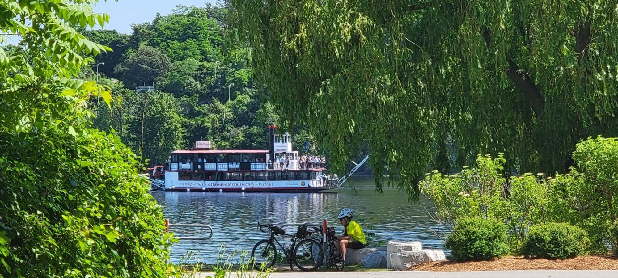 Kokomo Inn Bed And Breakfast Ottawa-Gatineau'S Only Tropical Riverfront B&B On The National Capital Cycling Pathway Route Verte #1 - For Adults Only - Chambre D'Hotes Tropical Aux Berges Des Outaouais Bnb #17542O Buitenkant foto