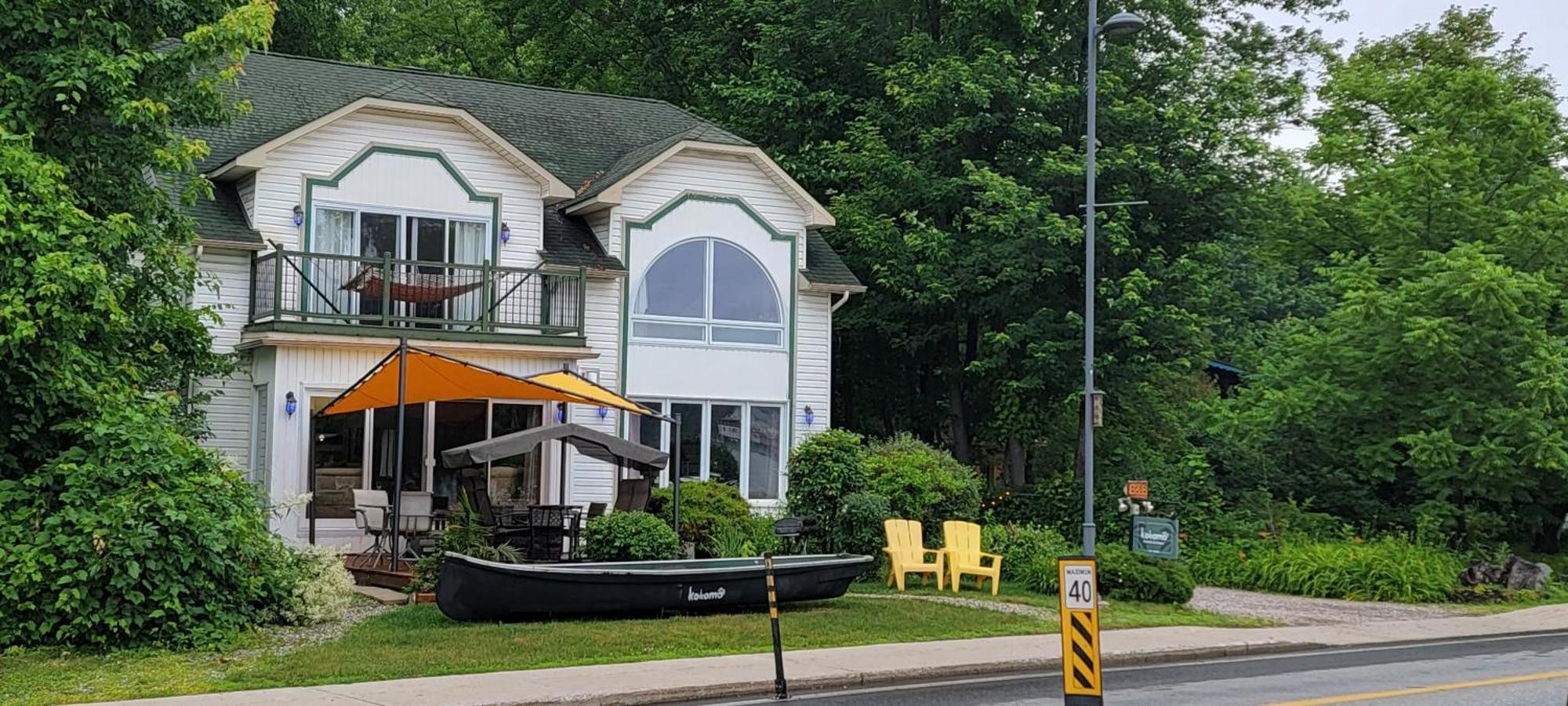 Kokomo Inn Bed And Breakfast Ottawa-Gatineau'S Only Tropical Riverfront B&B On The National Capital Cycling Pathway Route Verte #1 - For Adults Only - Chambre D'Hotes Tropical Aux Berges Des Outaouais Bnb #17542O Buitenkant foto