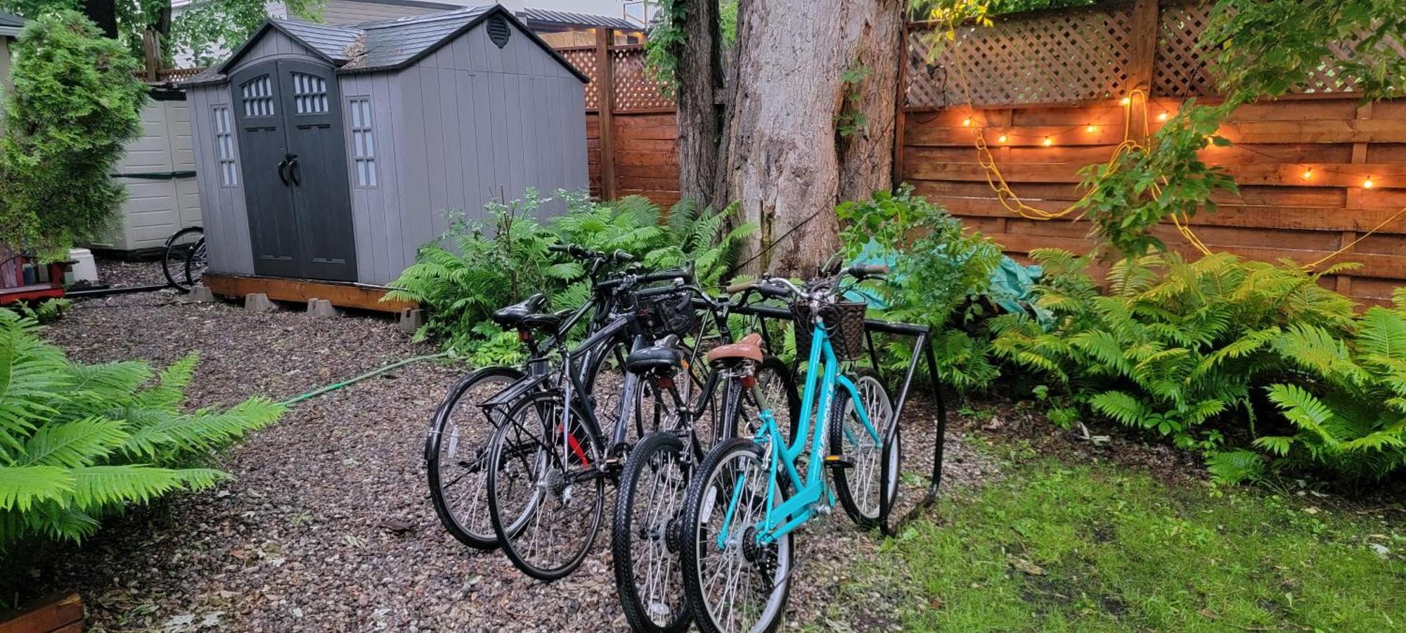 Kokomo Inn Bed And Breakfast Ottawa-Gatineau'S Only Tropical Riverfront B&B On The National Capital Cycling Pathway Route Verte #1 - For Adults Only - Chambre D'Hotes Tropical Aux Berges Des Outaouais Bnb #17542O Buitenkant foto