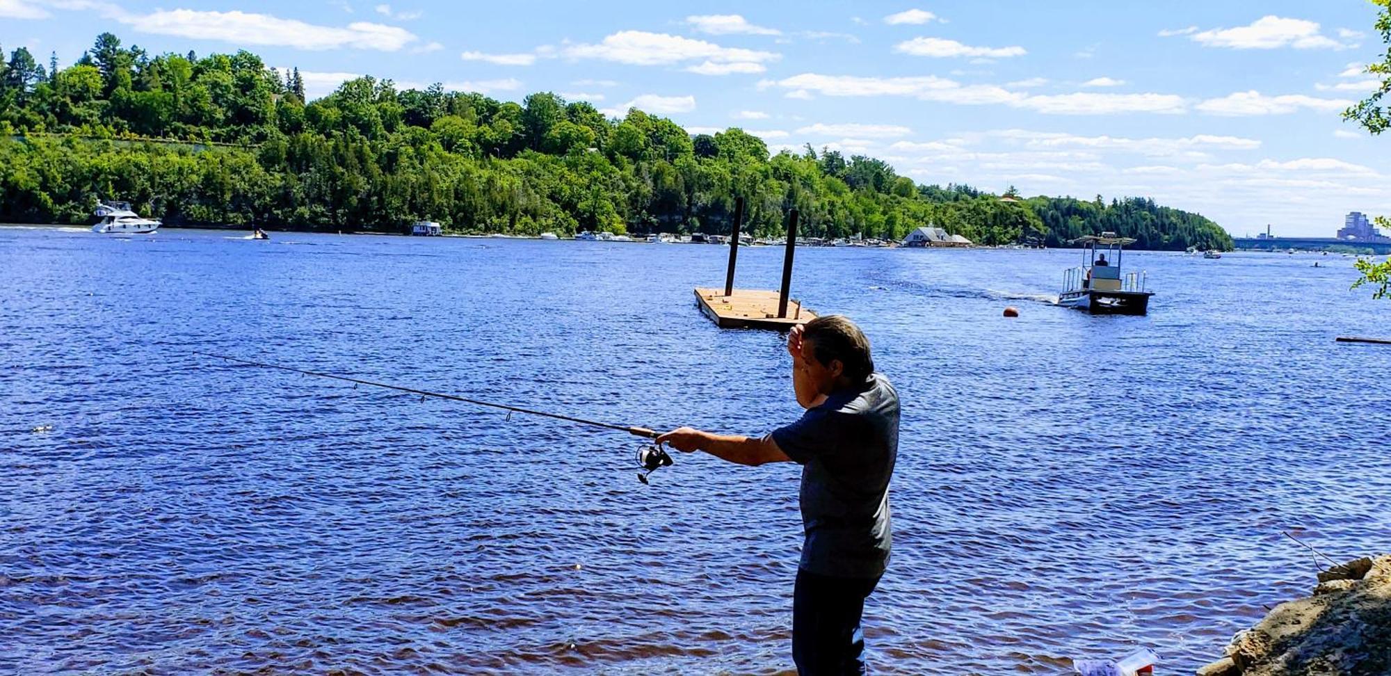 Kokomo Inn Bed And Breakfast Ottawa-Gatineau'S Only Tropical Riverfront B&B On The National Capital Cycling Pathway Route Verte #1 - For Adults Only - Chambre D'Hotes Tropical Aux Berges Des Outaouais Bnb #17542O Buitenkant foto