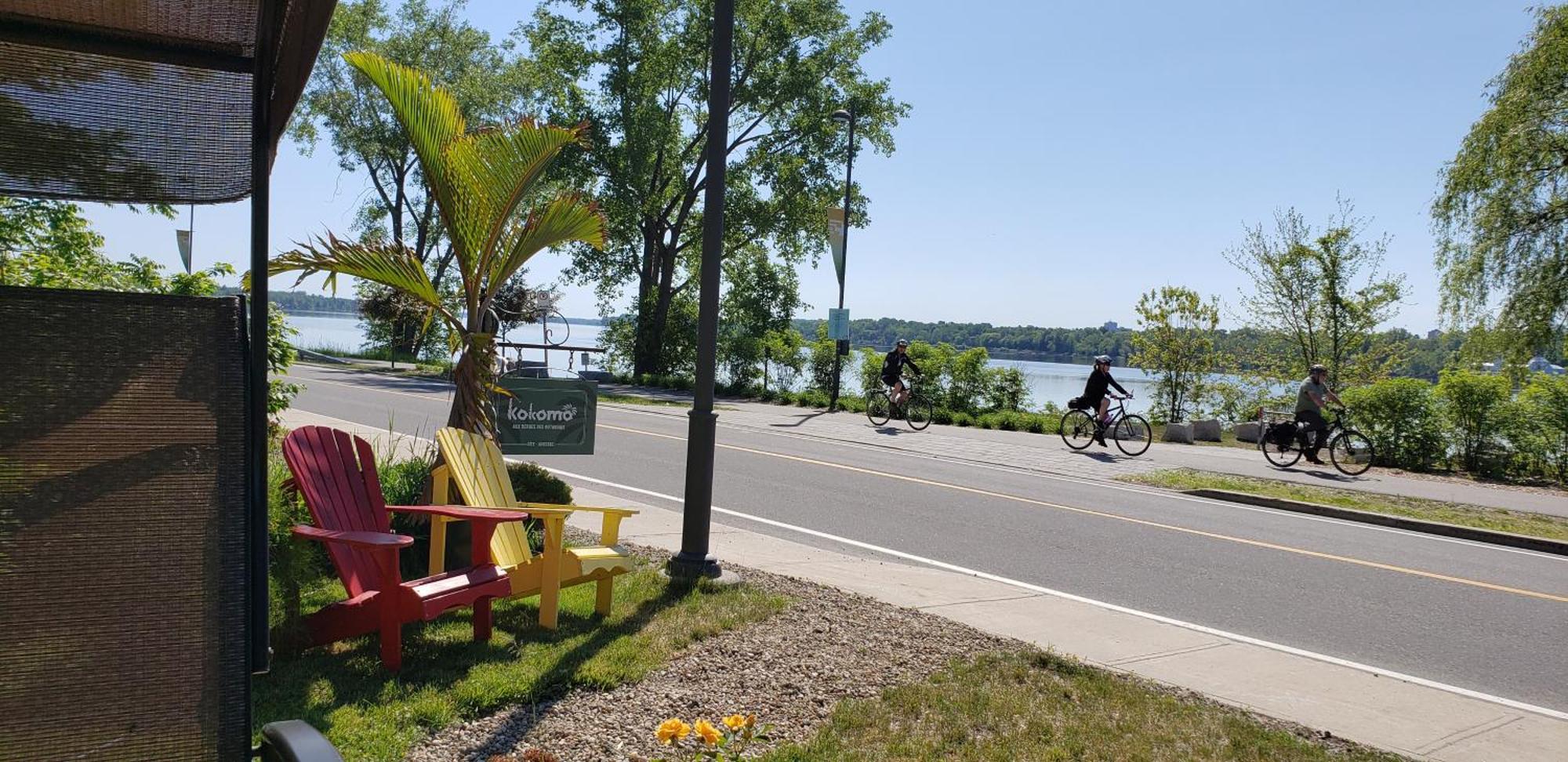 Kokomo Inn Bed And Breakfast Ottawa-Gatineau'S Only Tropical Riverfront B&B On The National Capital Cycling Pathway Route Verte #1 - For Adults Only - Chambre D'Hotes Tropical Aux Berges Des Outaouais Bnb #17542O Buitenkant foto