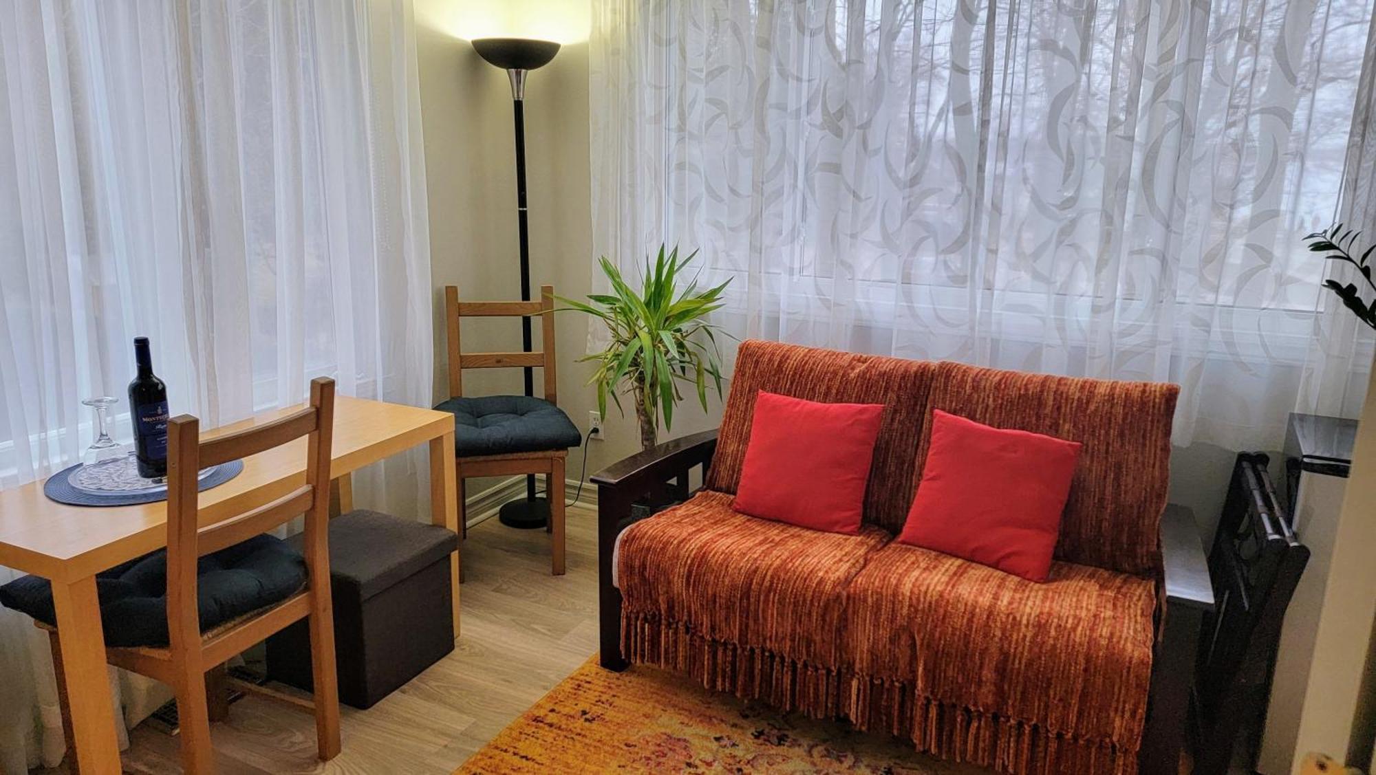 Kokomo Inn Bed And Breakfast Ottawa-Gatineau'S Only Tropical Riverfront B&B On The National Capital Cycling Pathway Route Verte #1 - For Adults Only - Chambre D'Hotes Tropical Aux Berges Des Outaouais Bnb #17542O Kamer foto
