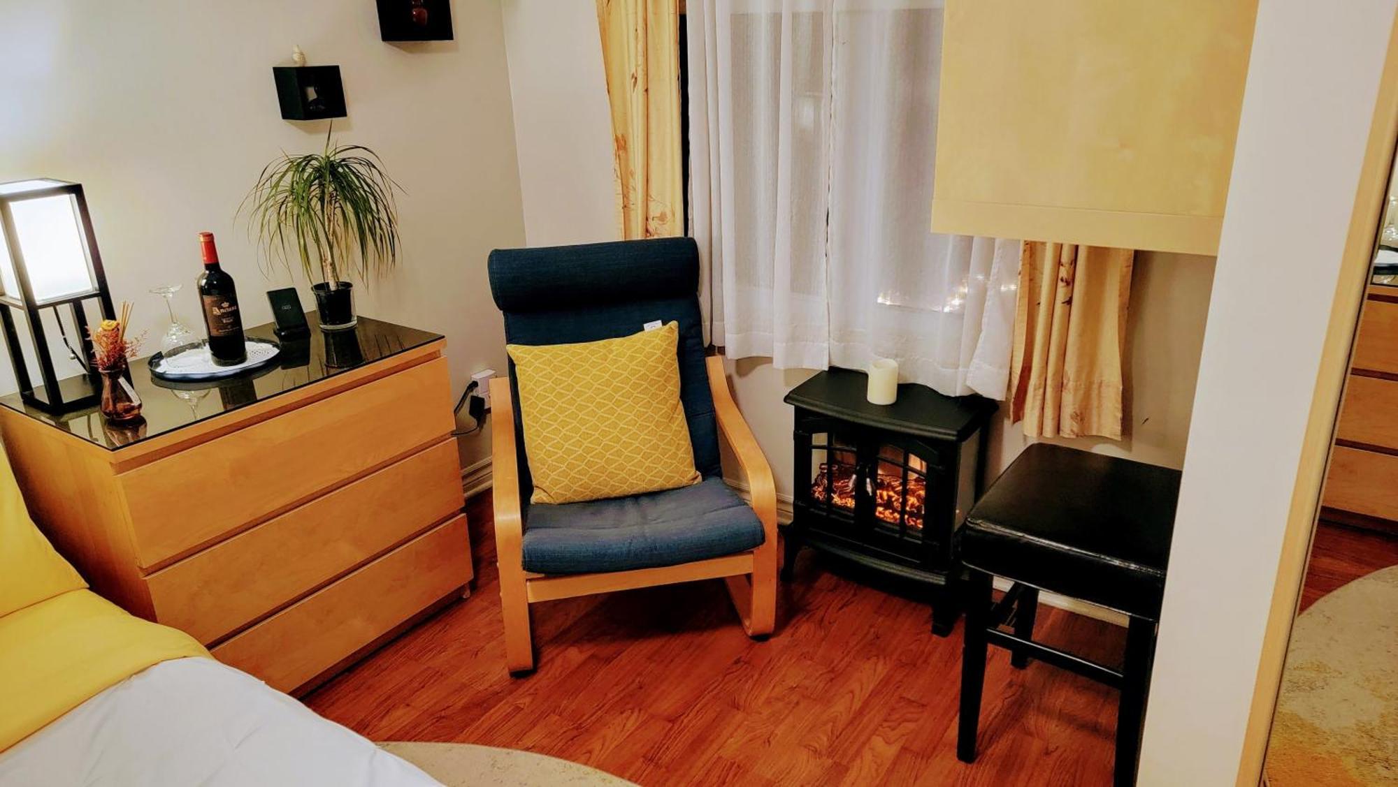 Kokomo Inn Bed And Breakfast Ottawa-Gatineau'S Only Tropical Riverfront B&B On The National Capital Cycling Pathway Route Verte #1 - For Adults Only - Chambre D'Hotes Tropical Aux Berges Des Outaouais Bnb #17542O Kamer foto
