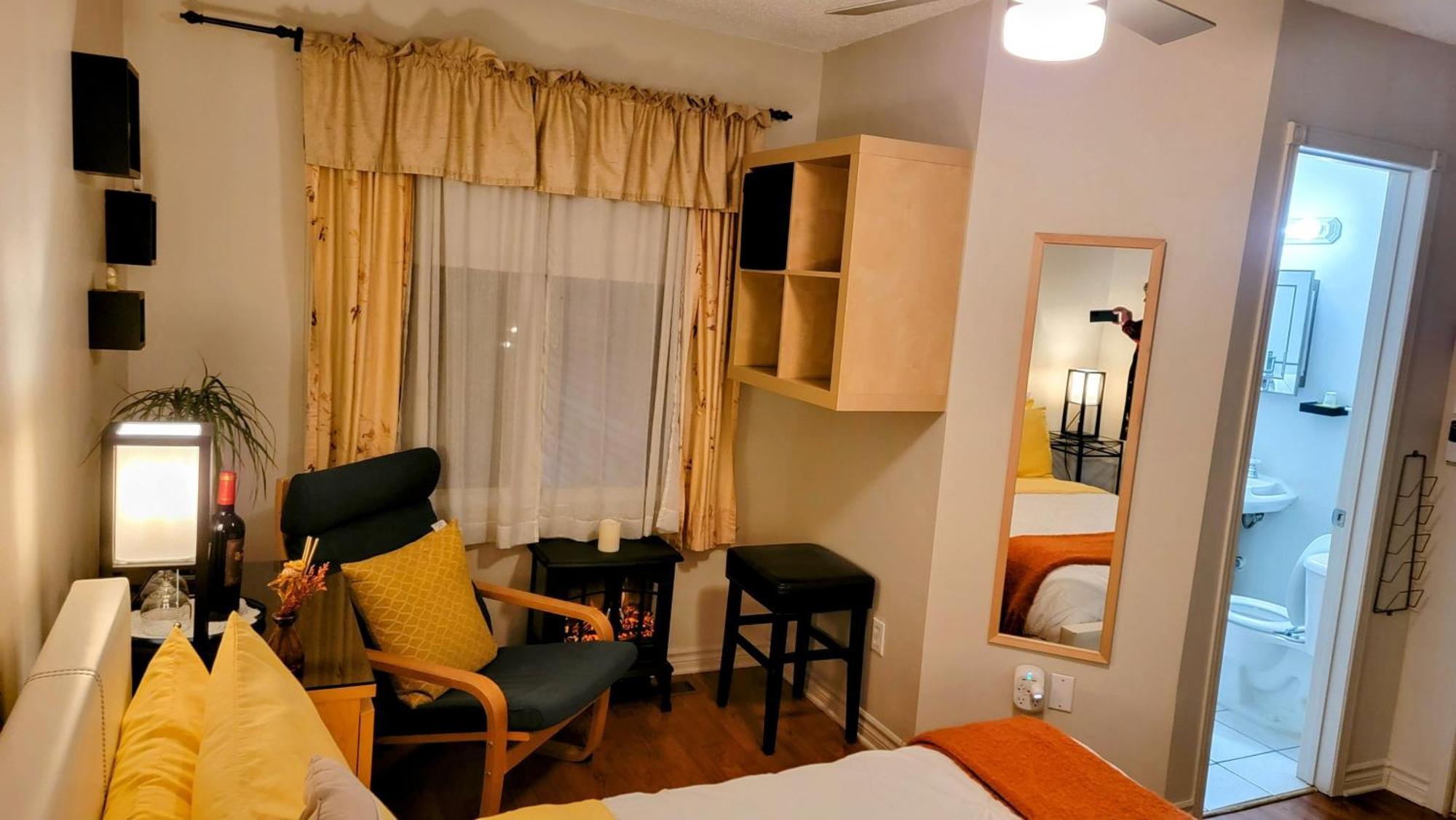 Kokomo Inn Bed And Breakfast Ottawa-Gatineau'S Only Tropical Riverfront B&B On The National Capital Cycling Pathway Route Verte #1 - For Adults Only - Chambre D'Hotes Tropical Aux Berges Des Outaouais Bnb #17542O Kamer foto